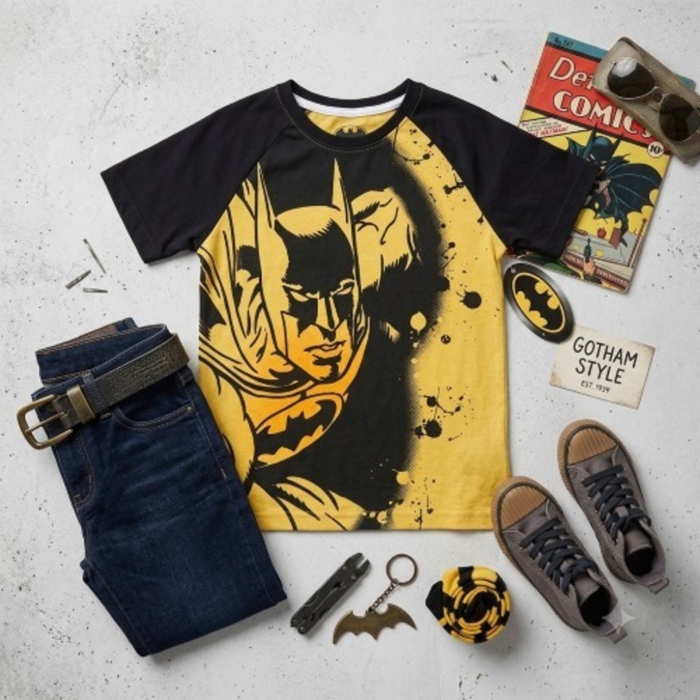 DC Batman Youth Graphic T-Shirt – Black/Yellow – Size 10–12 –‎ Full Batman Print
